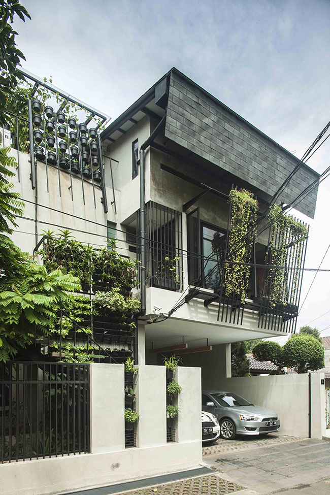 Beranda-House-by-sigit-kusumawijaya-_-architect---urbandesigner--copyright-photo-M--Ifran-Nurdin---ASRI--9383